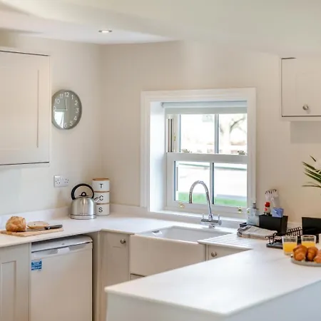 2 Bed In Oc-t36047 *